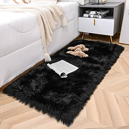 Efinito Soft Faux Fur Fluffy Area Rug, Luxury Fuzzy Sheepskin Carpet Rugs for Bedroom Living Room, Shaggy Silky Plush Carpet Bedside Rug Floor Mat, 2ft x 3ft, Black