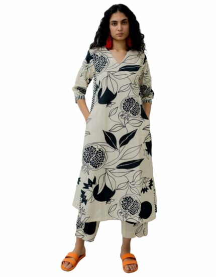 GoSriKi Women's Cotton Blend Straight Printed Kurta with Pant