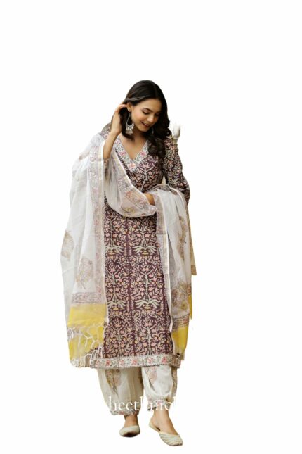 Yashika Women's Kurta Fashionably Traditional, Comfortably Chic: Embrace Fashion with Our Cotton Blend Ethnic Sets