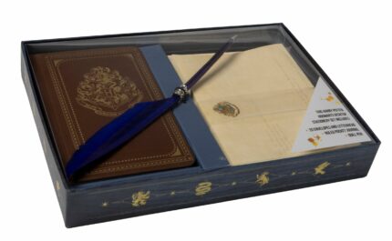 HARRY POTTER: HOGWARTS SCHOOL OF WITCHCRAFT AND WIZARDRY DESKTOP STATIONERY SET